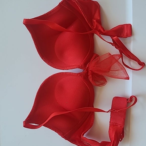 Victoria's Secret Bomshell bra - Picture 2 of 2